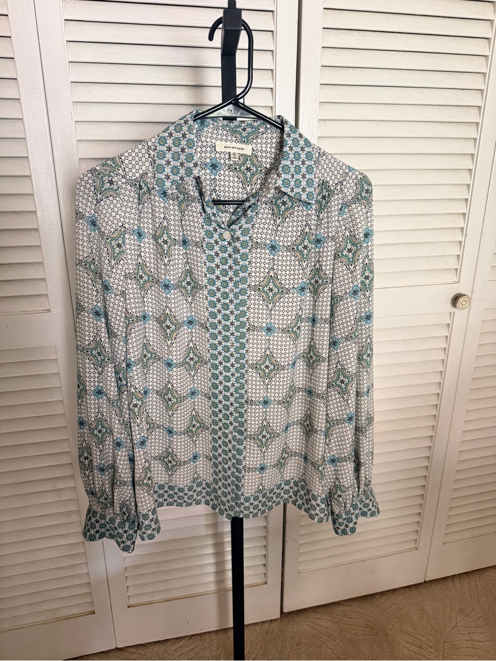 Max Studio White Button-Down Shirt with Teal Geometric Print